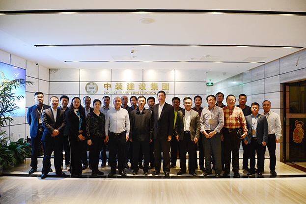 紧抓粤港澳大湾区机遇 科技创新引领 开拓行业新局面——开云手机版登录入口召开建筑装饰工程创新发展座谈会